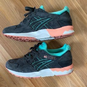 ***GREY ASICS GEL LYTE V***